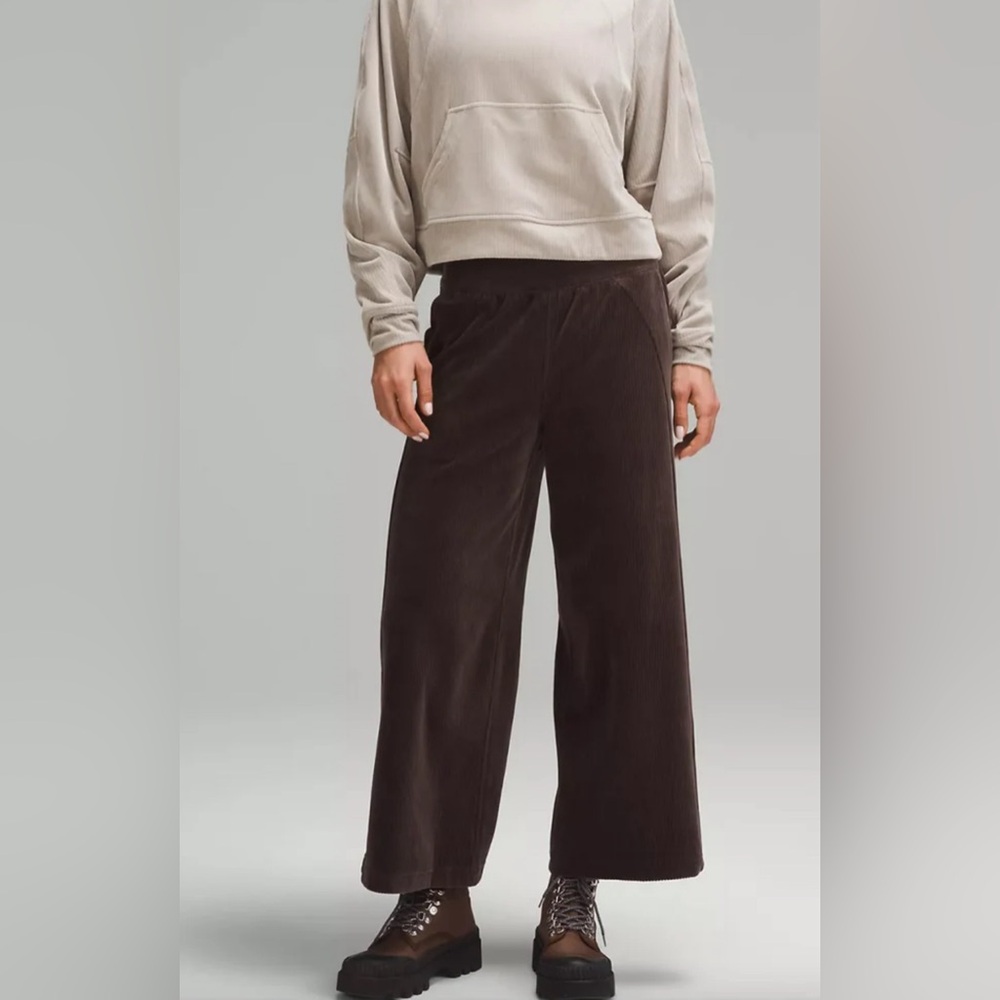 Lululemon - Scuba Mid-Rise Wide-Leg Crop Velvet Cord - Espresso